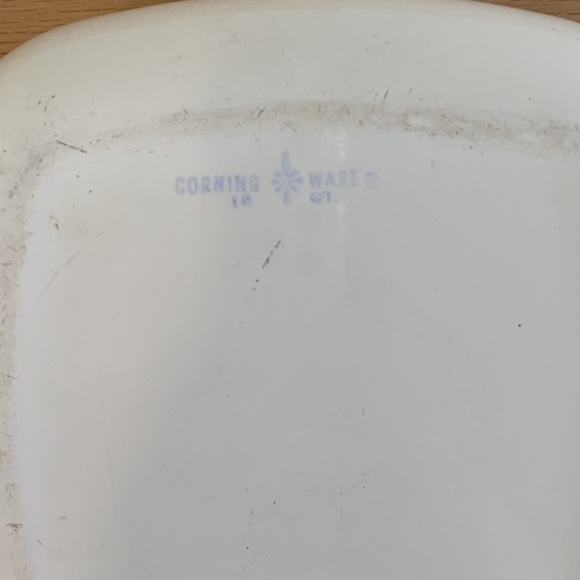 Corningware 1.5 Qt. Casserole - Picture 3 of 3
